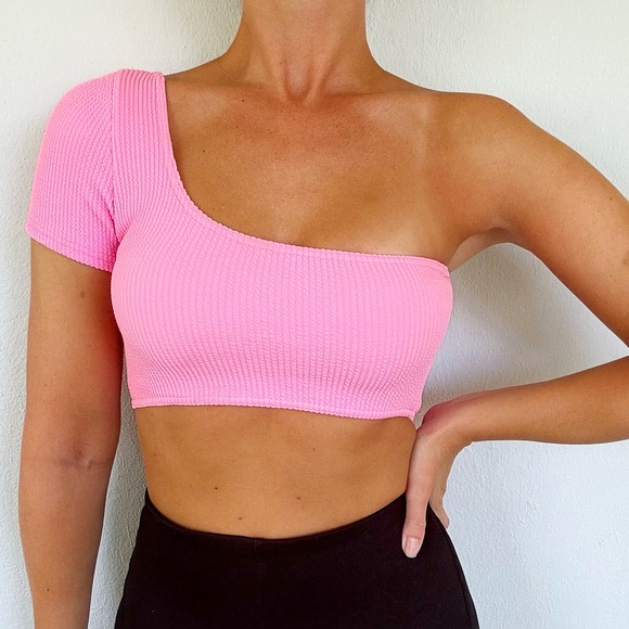 Pretty Little Thing neon pink one shoulder ribbed short sleeve crop top size 4 - Picture 1 of 7